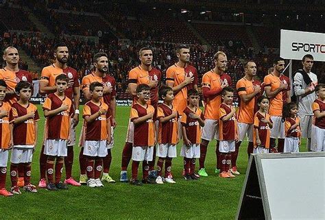 G­a­l­a­t­a­s­a­r­a­y­­d­a­n­ ­­E­n­ ­K­ö­t­ü­­ ­S­e­z­o­n­ ­B­a­ş­l­a­n­g­ı­c­ı­